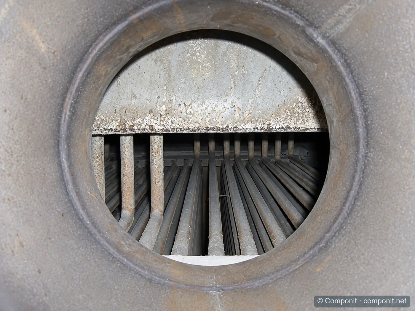 Haz tubular de un economizador después de la limpieza
